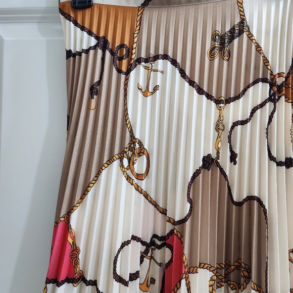 NWT Asymmetrical Printed Midi Skirt - Picture 3 of 3